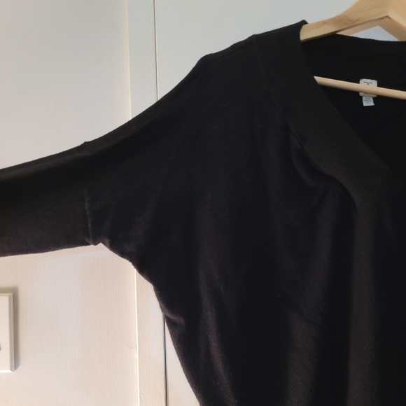 Tristan Sweater - Size Large - Picture 5 of 5